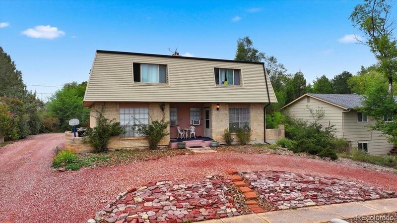 724-726 Pioneer Ln, Colorado Springs, CO 80904