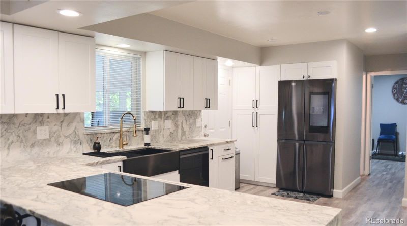 179 Del Mar Cir, Aurora, CO 80011