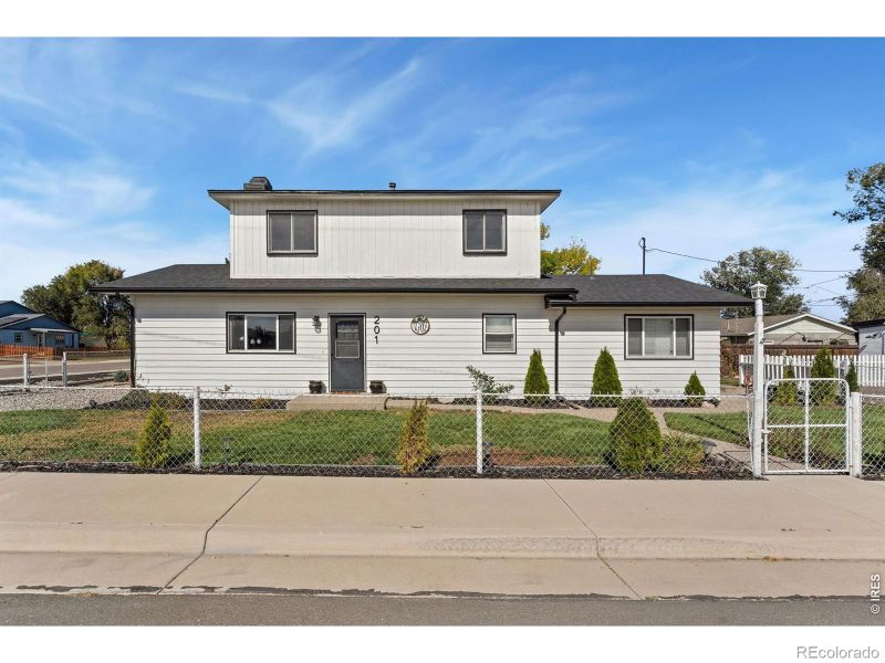 201 E 4th Ave, Severance, CO 80546
