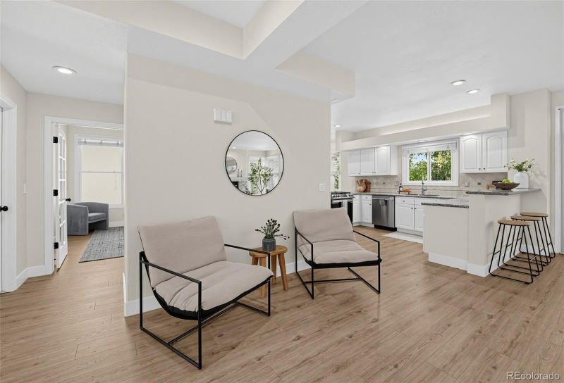 825 Huntington Dr, Highlands Ranch, CO 80126
