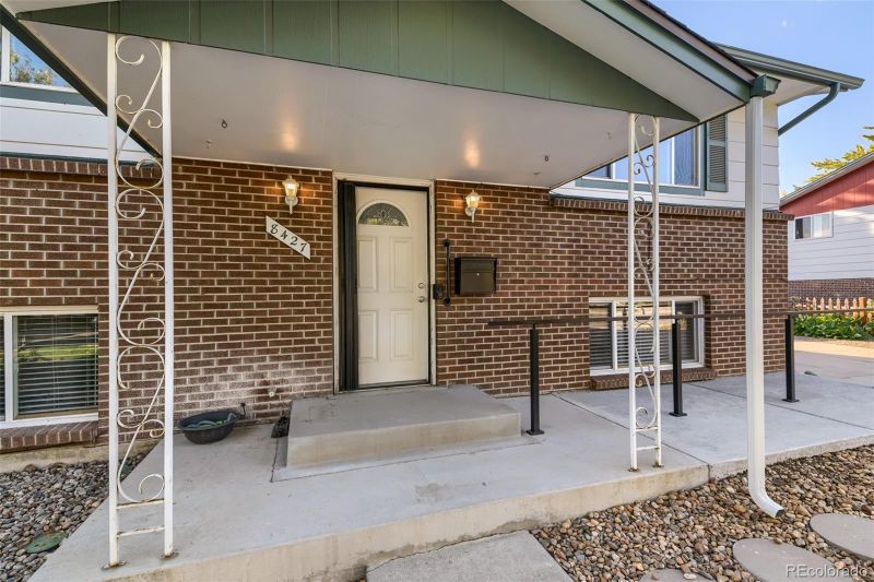 8427 Sheridan Ct, Arvada, CO 80003