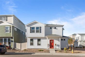 46525 Sunflower Ln, Bennett, CO 80102