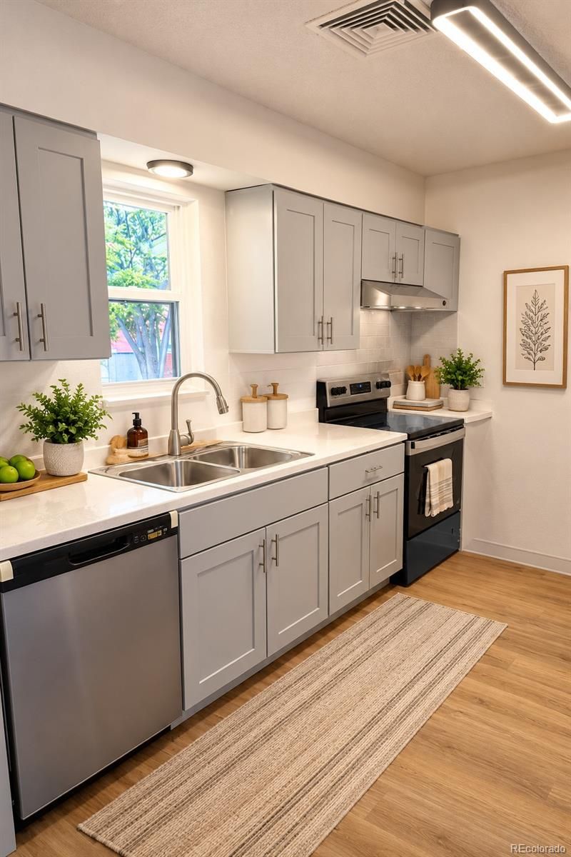 3125 S Lincoln St, Englewood, CO 80113