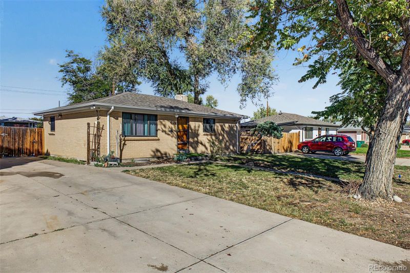 3015 Carson St, Aurora, CO 80011
