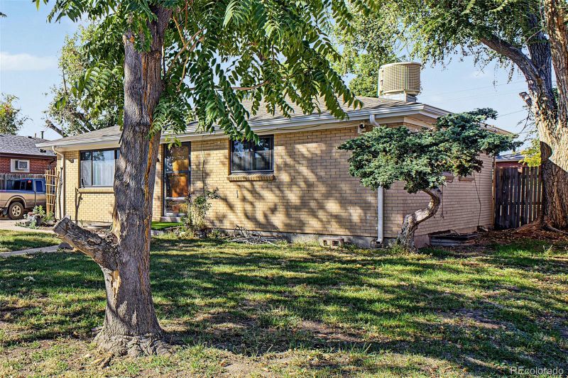 3015 Carson St, Aurora, CO 80011