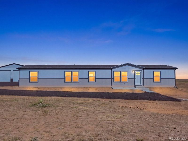 46855 Cottonwood Ln, Deer Trail, CO 80105