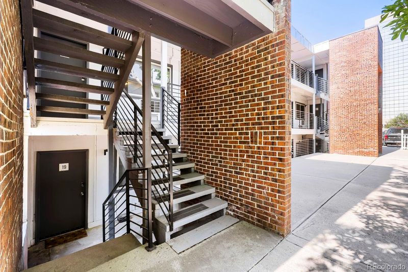 980 S Dexter St, Denver, CO 80246