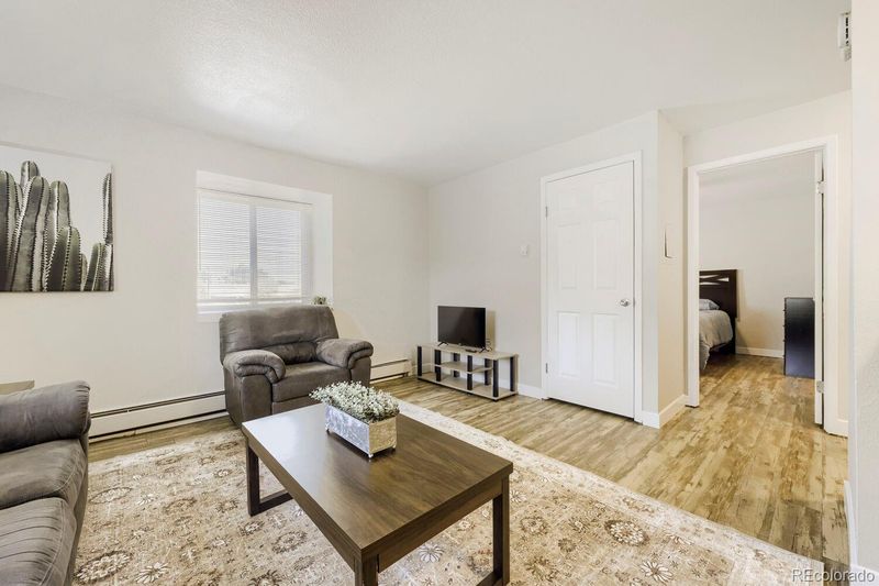 980 S Dexter St, Denver, CO 80246