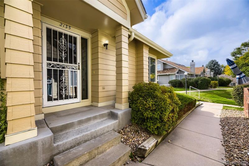 2135 S Troy Way, Aurora, CO 80014