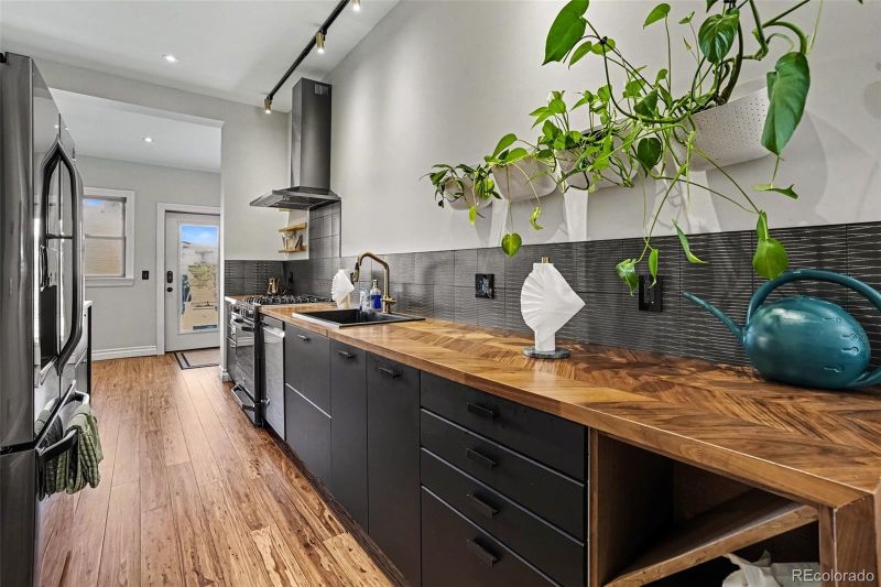 3127 California St, Denver, CO 80205