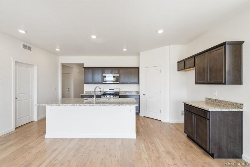7322 27th St, Greeley, CO 80634