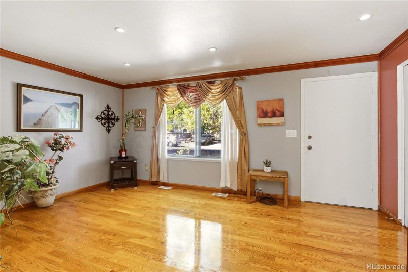 15018 E Columbia Dr, Aurora, CO 80014