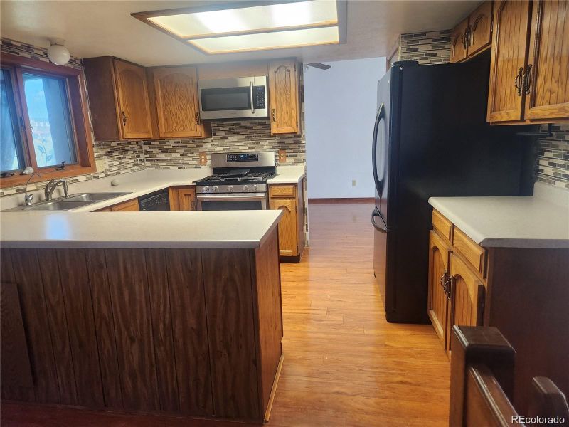 812 S Ouray St, Aurora, CO 80017