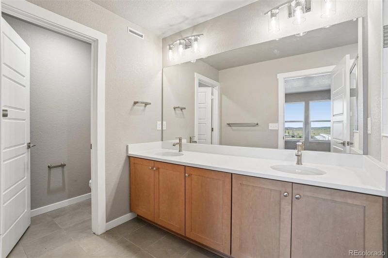 5361 N Eaton Park Way, Aurora, CO 80019