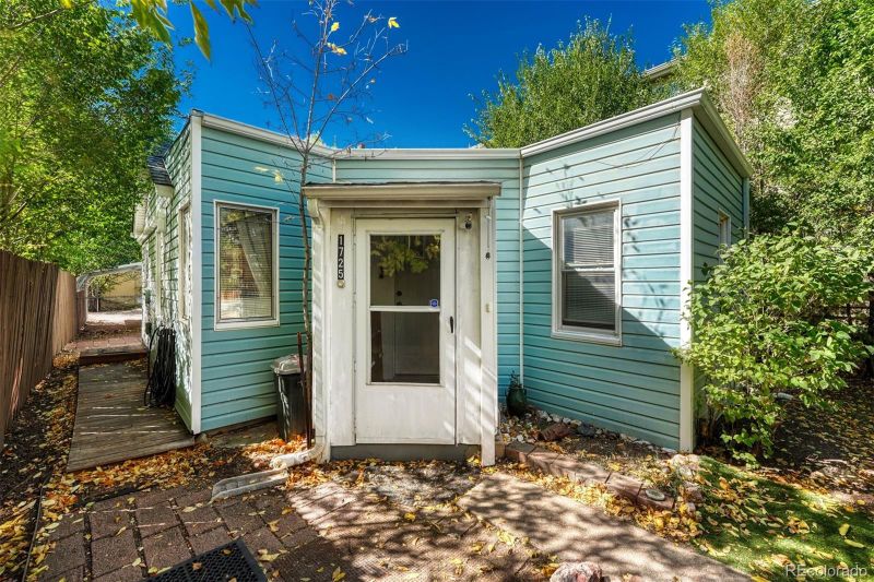 1725 W Cucharras, Colorado Springs, CO 80904