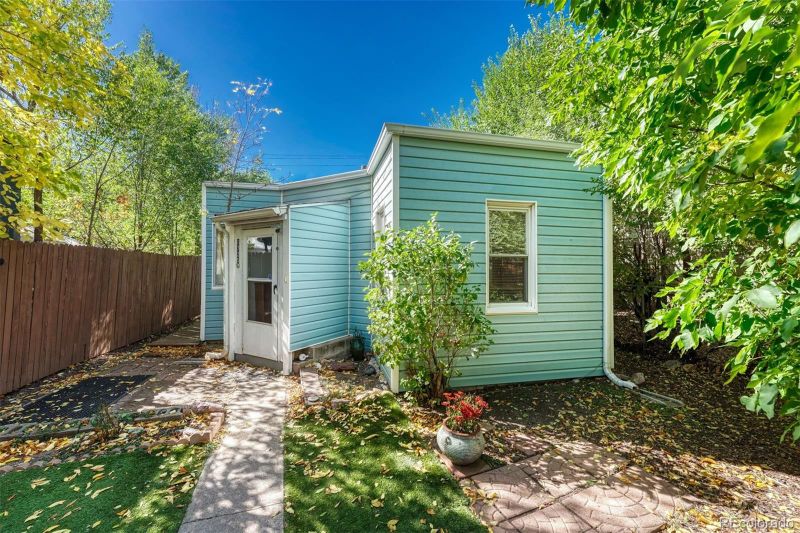 1725 W Cucharras, Colorado Springs, CO 80904