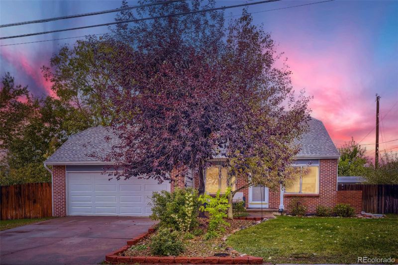 7075 Independence St, Arvada, CO 80004