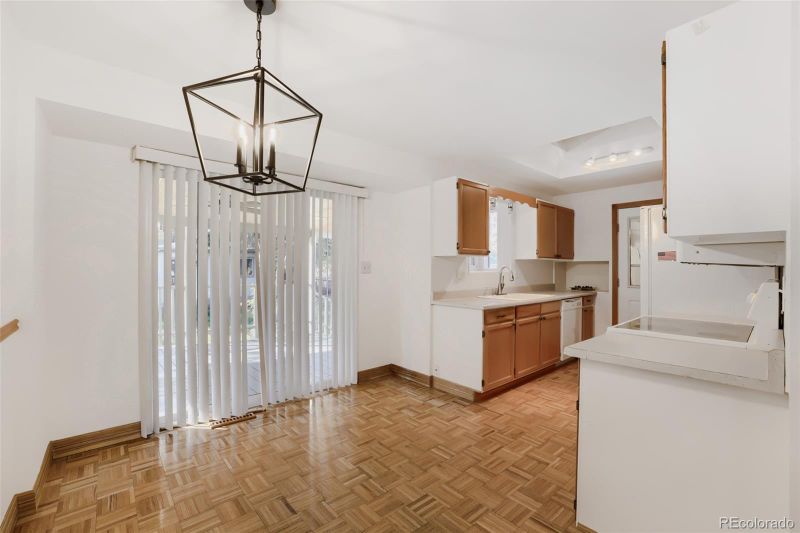 6822 W 76th Ave, Arvada, CO 80003
