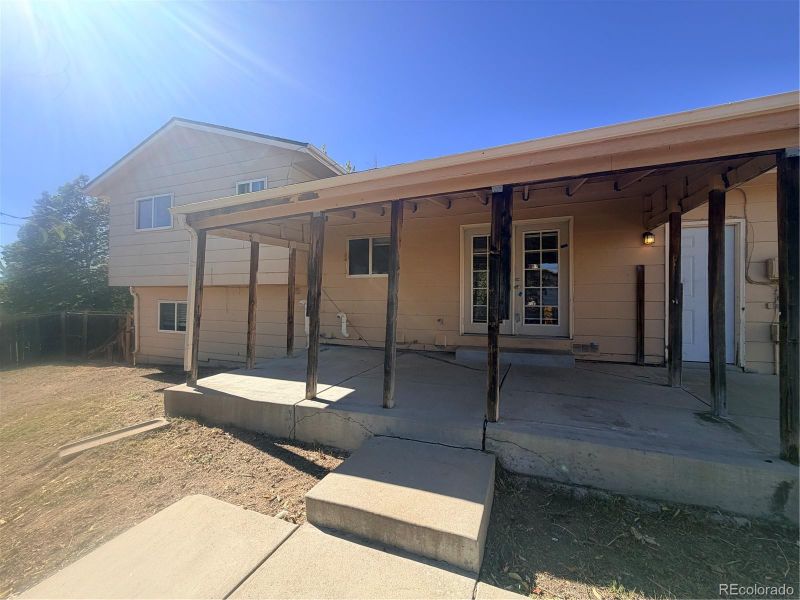2052 S Salida St, Aurora, CO 80013