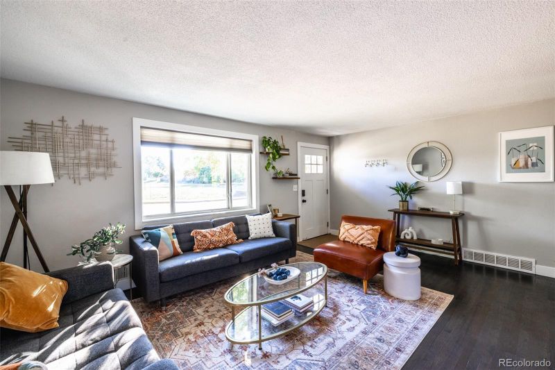 439 E Panama Dr, Centennial, CO 80121