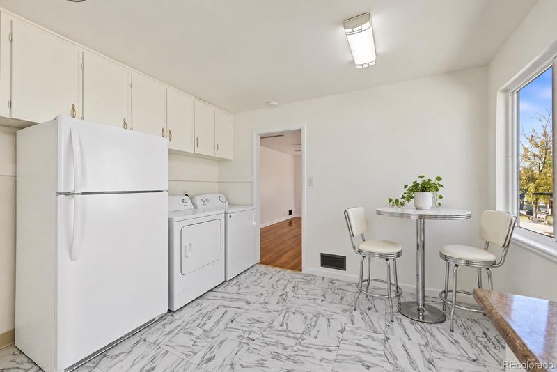 820 Oakland St, Aurora, CO 80010