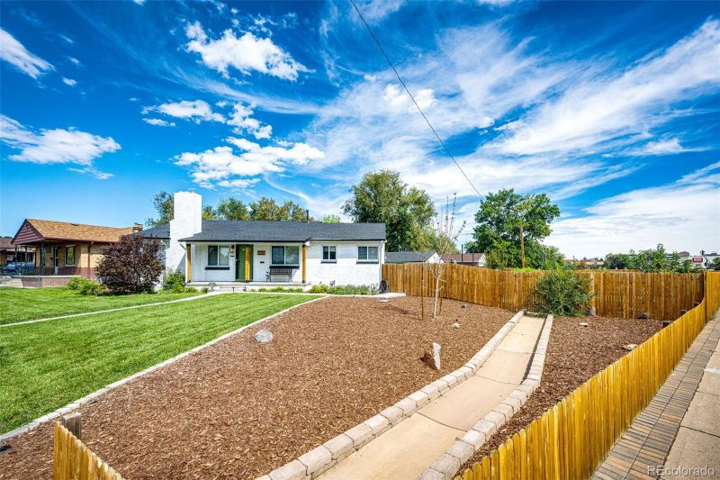 3290 S Delaware St, Englewood, CO 80110