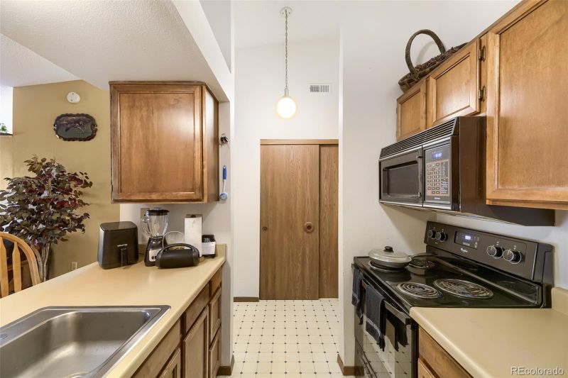4294 S Salida Way #17, Aurora, CO 80013