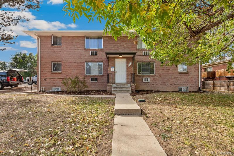 717 Oak St, Lakewood, CO 80215