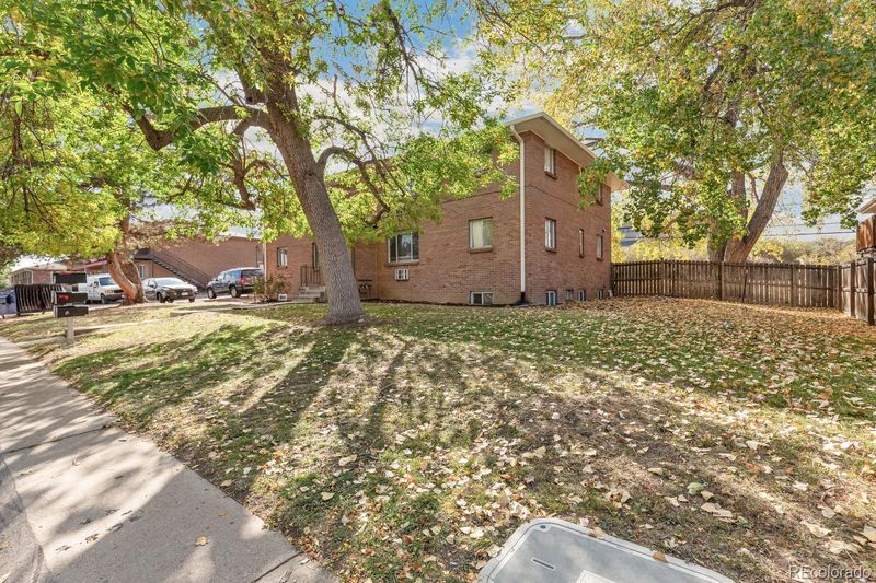 717 Oak St, Lakewood, CO 80215