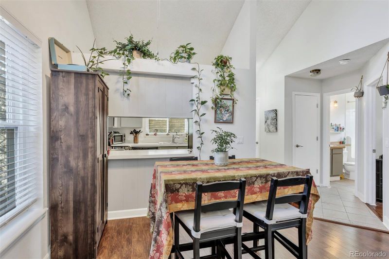 204 S Nome St, Aurora, CO 80012