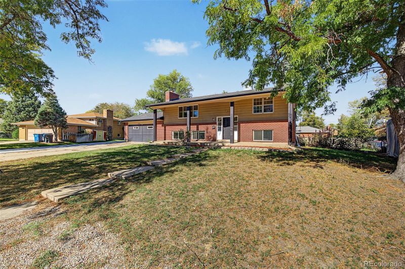 365 Victor St, Aurora, CO 80011