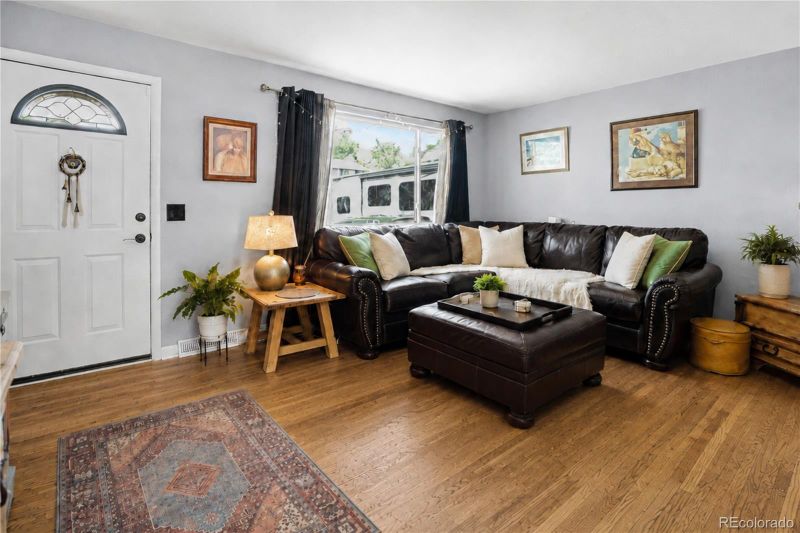 1092 S Iris St, Lakewood, CO 80226