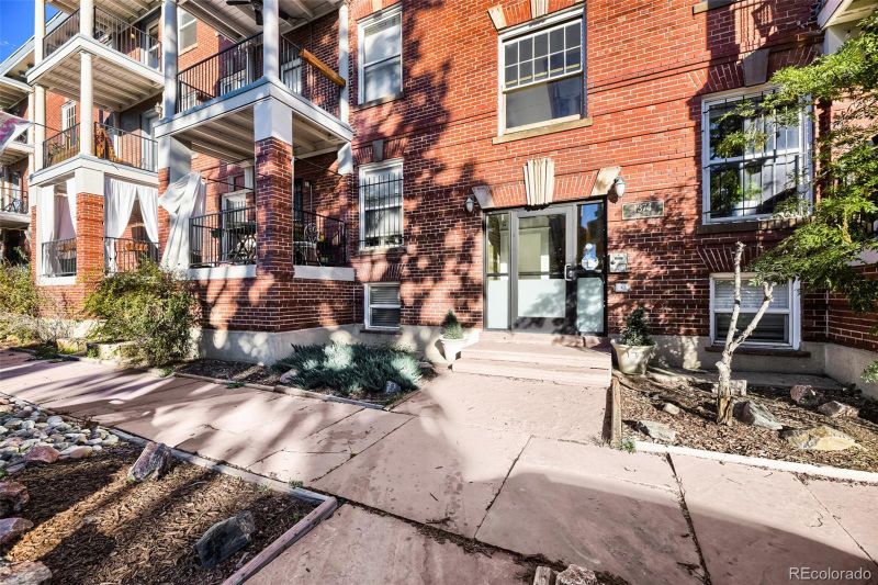1374 N Ogden St #B, Denver, CO 80218