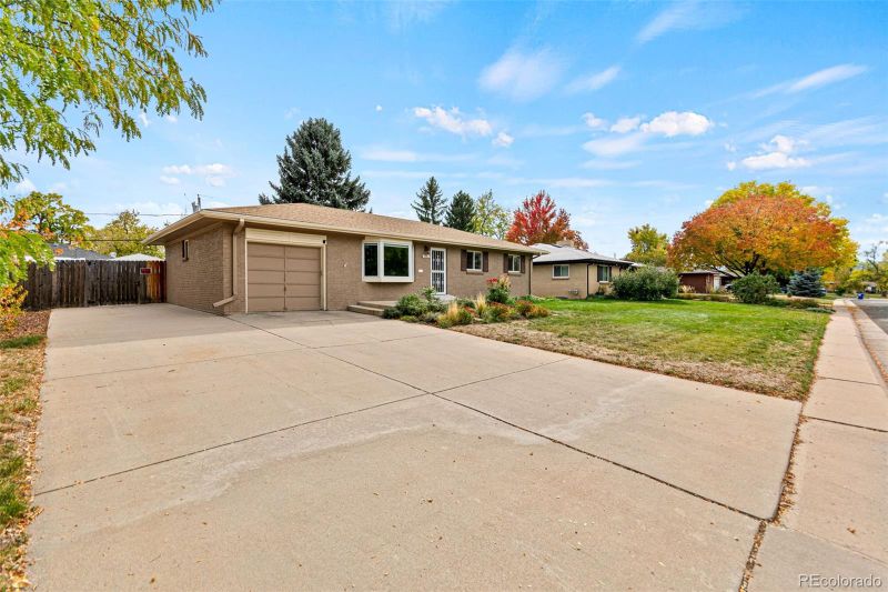 598 W Valleyview Ave, Littleton, CO 80120