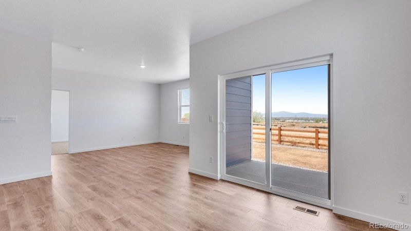 13924 Garnet Dr, Mead, CO 80504