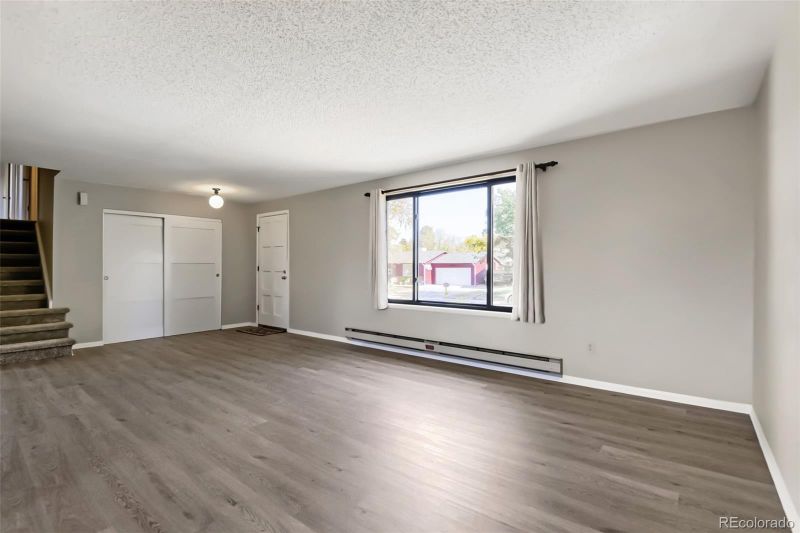 2615 S Crystal St, Aurora, CO 80014