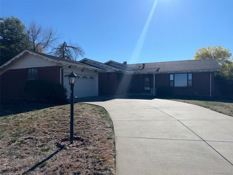 173 Del Mar Cir, Aurora, CO 80011