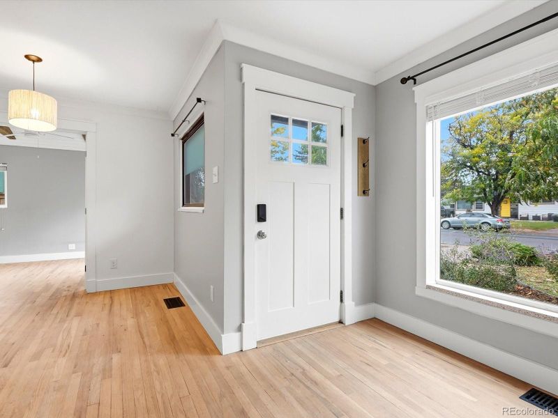 2048 Iola St, Aurora, CO 80010