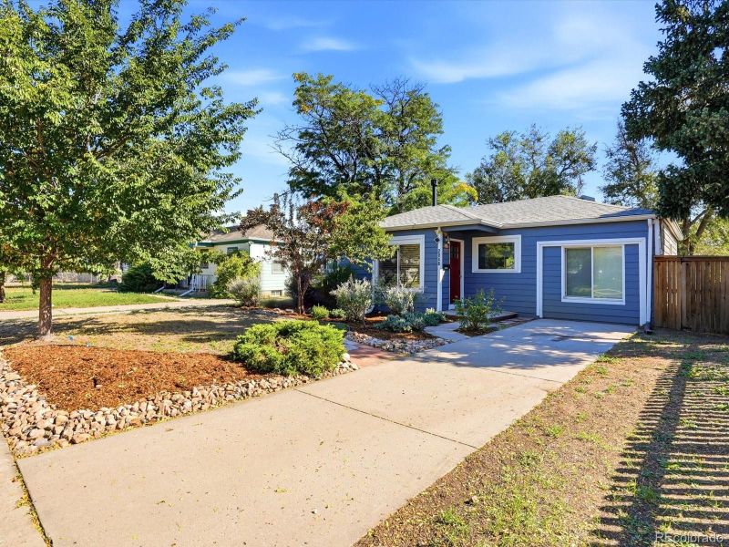 2048 Iola St, Aurora, CO 80010