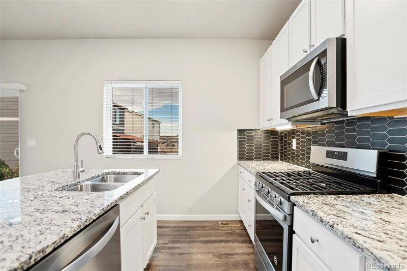 4650 Colliers Reserve Cir, Elizabeth, CO 80107