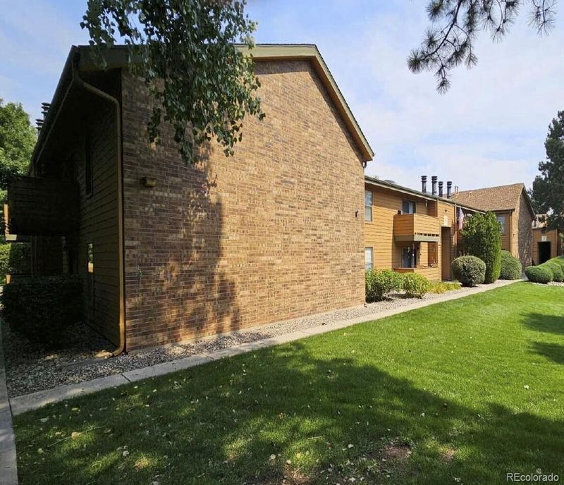 3335 S Ammons St #105, Lakewood, CO 80227