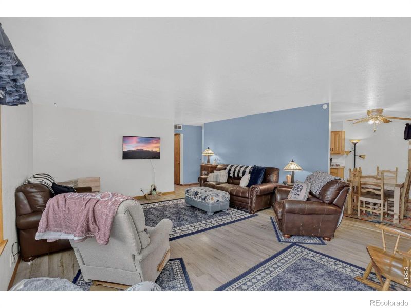 209 E Thunderbird Dr, Fort Collins, CO 80525