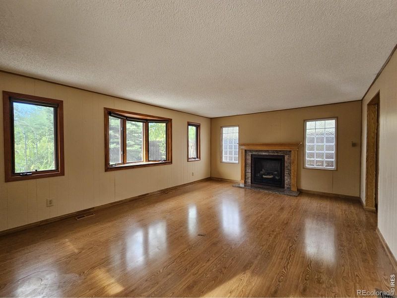 151 Grant St, Longmont, CO 80501