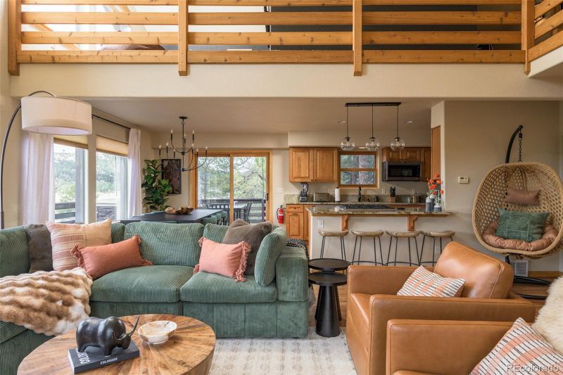 395 Apache Trl, Florissant, CO 80816