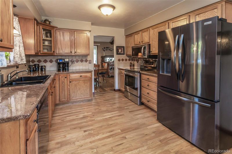 847 Briarwood Ct, Longmont, CO 80501
