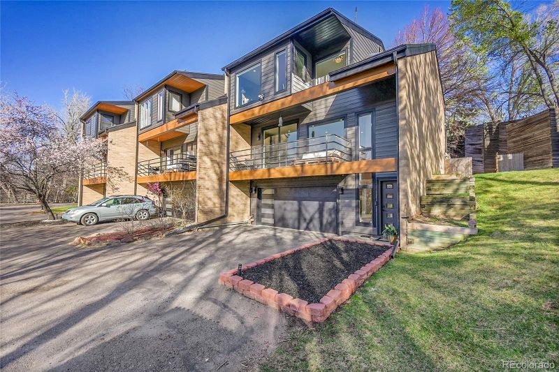 620 Crescent Ln, Lakewood, CO 80214