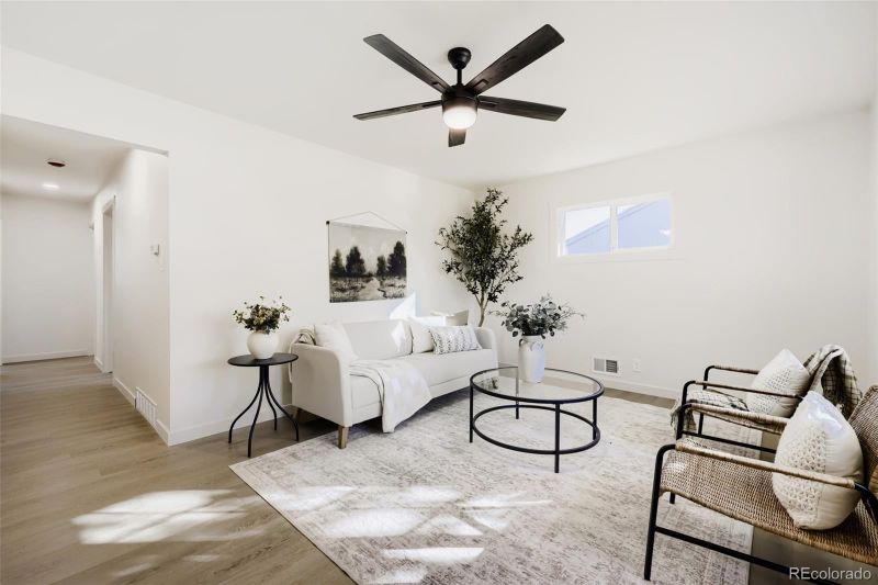10672 Loren Ln, Northglenn, CO 80233