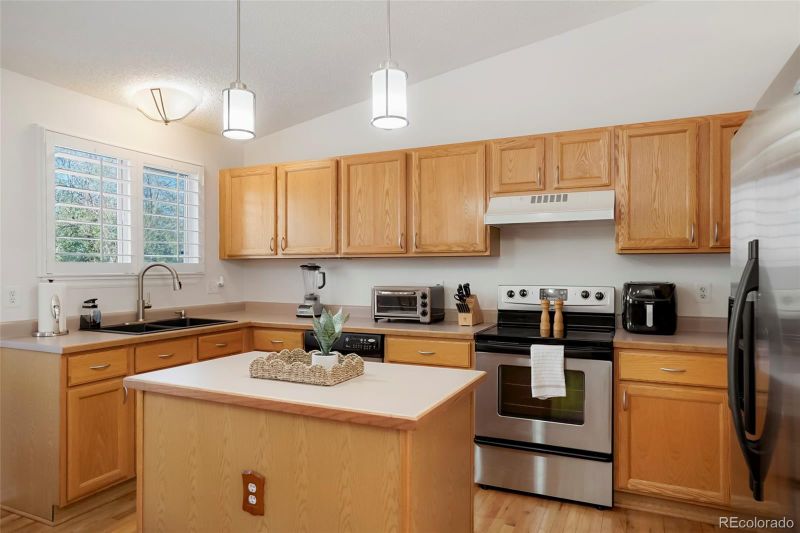 9620 Castle Ridge Cir, Highlands Ranch, CO 80129