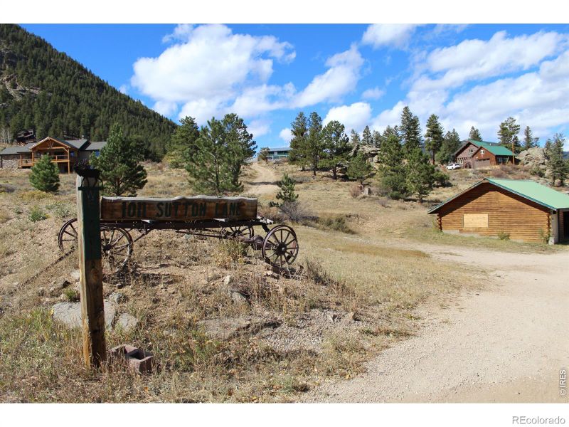 1011 Sutton Ln, Estes Park, CO 80517
