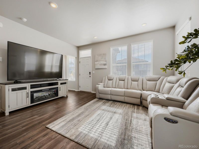 758 N Shawnee St, Aurora, CO 80018